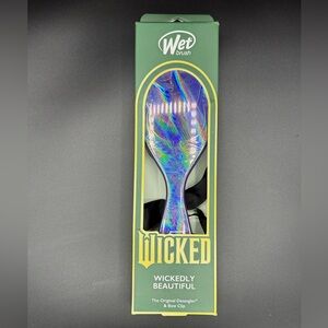 Wicked Wet Brush Wickedly Beautiful Elphaba Iridescent Design w/ Bow Clip